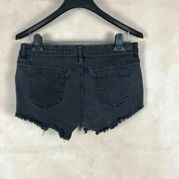 BLANKNYC Washed Black LITTLE QUEENIE Cut-off Jean Shorts 28 - Picture 3 of 9